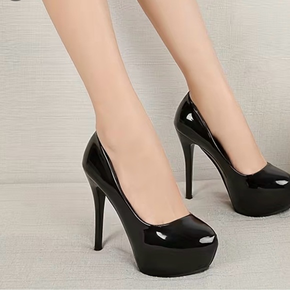 NIB Black Stiletto Heels - Picture 3 of 5